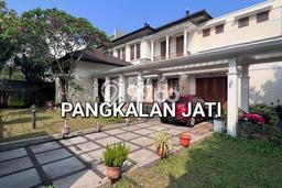 Rumah Luxury Modern Tanpa Renovasi di Pangkalan Jati Depok Rumah Luxury Modern Tanpa Renovasi di Pangkalan Jati Depok