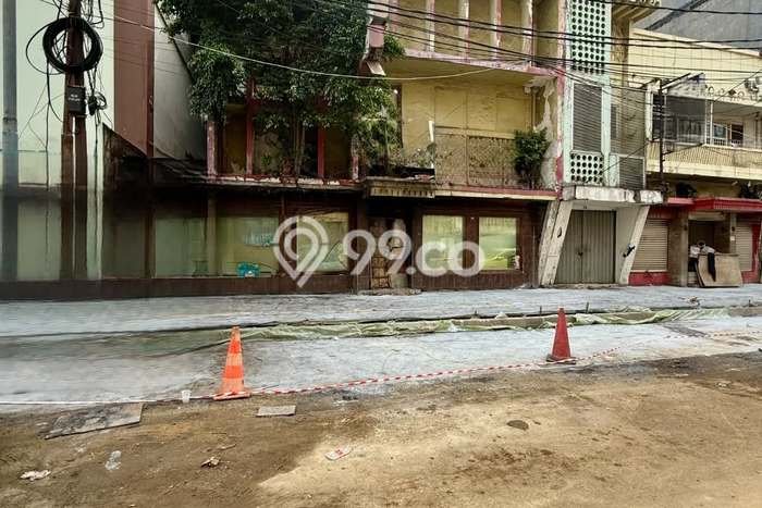 Ruko Usaha Dijual di Kebayoran Baru Jakarta Selatan LT 264m2 & LB 200m2 Ruko Usaha Dijual di Kebayoran Baru Jakarta Selatan LT 264m2 & LB 200m2