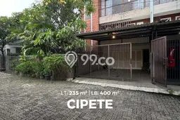 Ready to Use! Luxury House LT 235m2 Desain Modern di Cipete Ready to Use! Luxury House LT 235m2 Desain Modern di Cipete