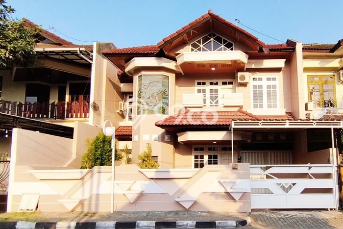 Rumah 2 lantai dalam perum furnished dekat pakuwon mall cck untuk kantor keluarga Rumah 2 lantai dalam perum furnished dekat pakuwon mall cck untuk kantor keluarga