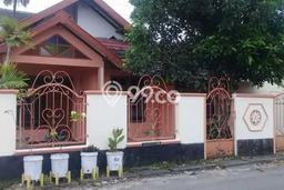 Lokasi strategis! Rumah siap pakai dikontrakkan di Godean LB 200m2 Lokasi strategis! Rumah siap pakai dikontrakkan di Godean LB 200m2
