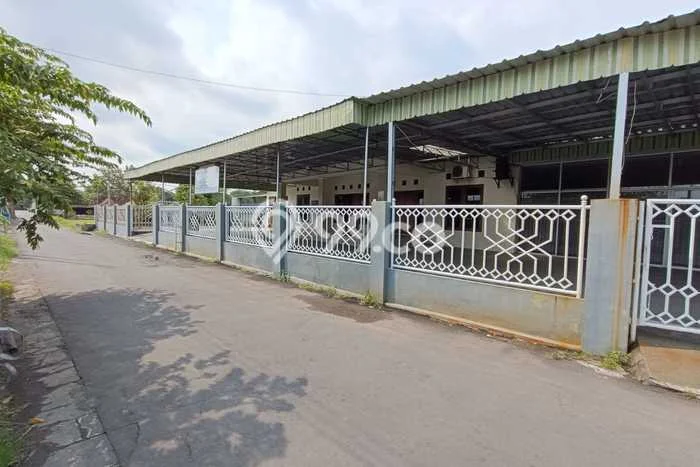 Rumah di Godean, Akses ke Fasilitas, 5 KM, LT 750m2m² Bangunan 600m2m² Rumah di Godean, Akses ke Fasilitas, 5 KM, LT 750m2m² Bangunan 600m2m²
