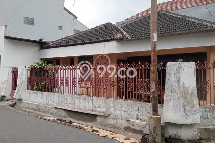 PILIHAN TEPAT! Rumah di Ngaglik, 2 KM, Akses Sekolah, Luas 250m2m² LB 200m2m² PILIHAN TEPAT! Rumah di Ngaglik, 2 KM, Akses Sekolah, Luas 250m2m² LB 200m2m²