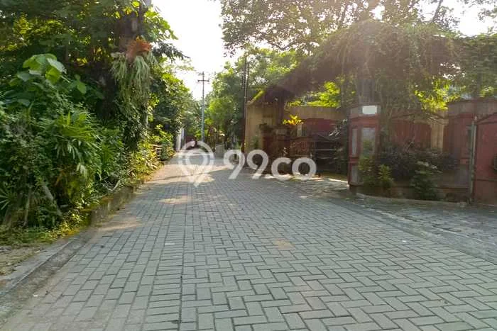 Lokasi strategis! Rumah siap pakai disewakan di Ngaglik LB 200m2 Lokasi strategis! Rumah siap pakai disewakan di Ngaglik LB 200m2