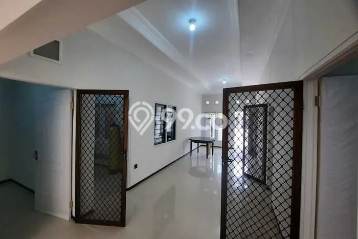 Rumah Minimalis 3 Kamar LT 135m2 di Mulyosari Rumah Minimalis 3 Kamar LT 135m2 di Mulyosari