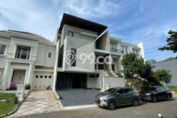 Jual Rumah Mewah Megah Dengan View Eksklusif di Gading Serpong, Tangerang Jual Rumah Mewah Megah Dengan View Eksklusif di Gading Serpong, Tangerang