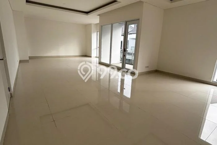 Ready to Use! Premium House LT 180m2 Desain Elegan di Gading Serpong Ready to Use! Premium House LT 180m2 Desain Elegan di Gading Serpong