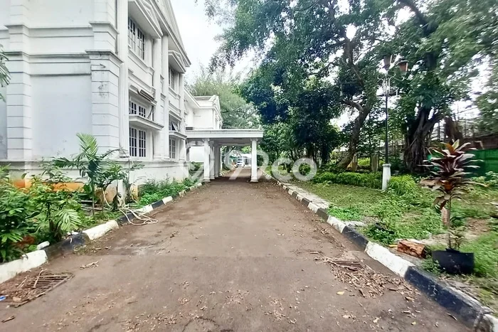 Dijual Tanah Lokasi Kemang, Jakarta Selatan Seluas 9915m2 Dijual Tanah Lokasi Kemang, Jakarta Selatan Seluas 9915m2