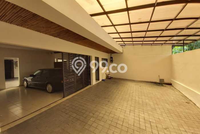 Sewa Rumah Murah di Simprug Jakarta Selatan dengan 5 KT Sewa Rumah Murah di Simprug Jakarta Selatan dengan 5 KT