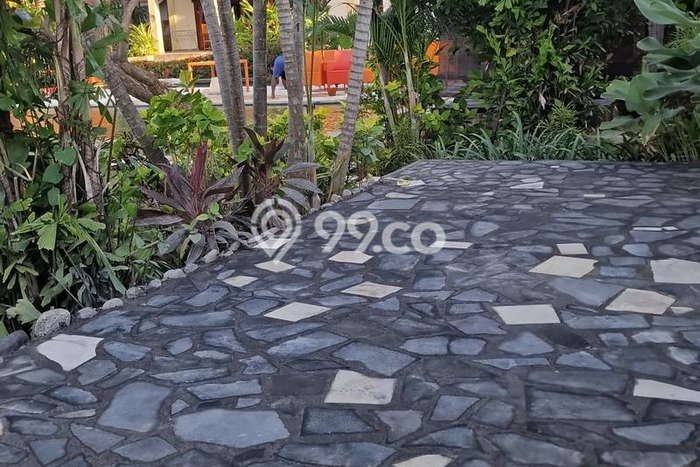 Vila Kawasan , Luas 385m2m², Dekat ke beragam fasilitas umum Vila Kawasan , Luas 385m2m², Dekat ke beragam fasilitas umum