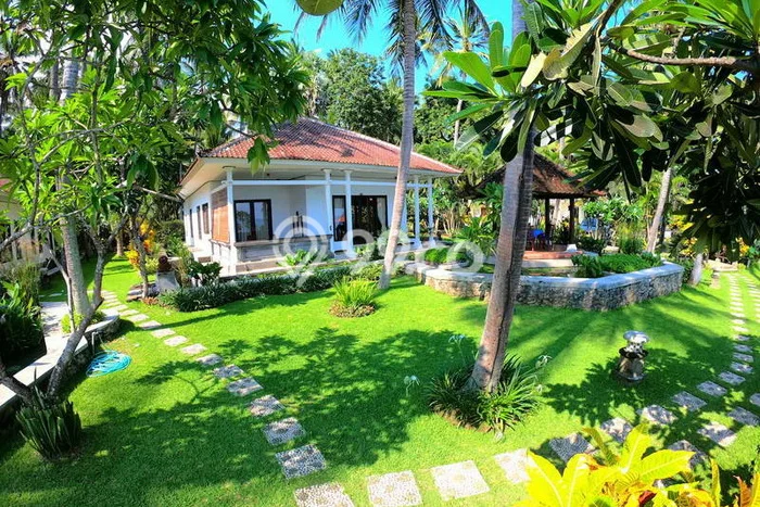 Dijual! Vila Kawasan , Luas 4250m2m², Lokasi Strategis Dijual! Vila Kawasan , Luas 4250m2m², Lokasi Strategis
