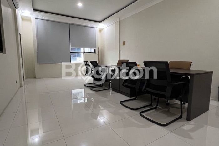 Ruko Dijual di Prime Area Surabaya Luas 200m2 Ruko Dijual di Prime Area Surabaya Luas 200m2