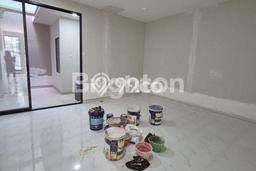 Rumah Minimalis 4 KT di Pakuwon City Surabaya Rumah Minimalis 4 KT di Pakuwon City Surabaya