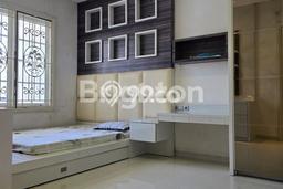 Siap Huni Hunian Elit 5 Kamar di Dukuh Pakis Dekat ke Mana Saja Siap Huni Hunian Elit 5 Kamar di Dukuh Pakis Dekat ke Mana Saja