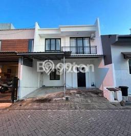 Jual Rumah Eksklusif 2 KT di Pakuwon CIty, Surabaya Jual Rumah Eksklusif 2 KT di Pakuwon CIty, Surabaya