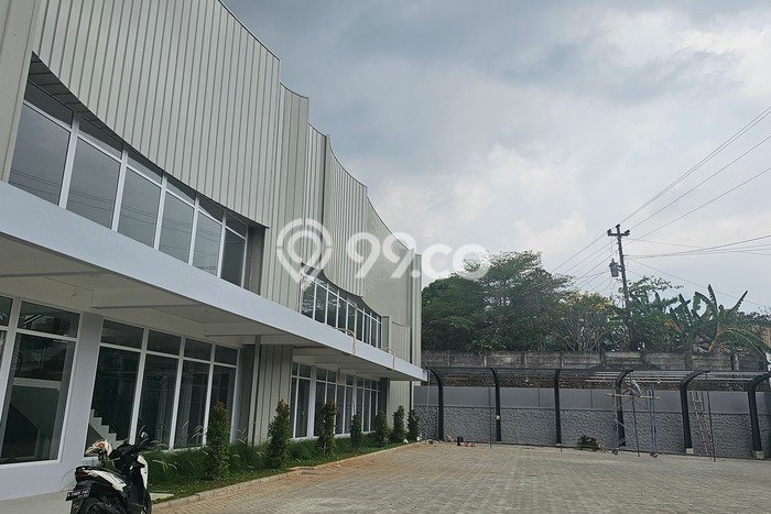 LOKASI SUPER STRATEGIS! Gudang Kawasan Jepara, Luas 9800m², Kawasan Komersial LOKASI SUPER STRATEGIS! Gudang Kawasan Jepara, Luas 9800m², Kawasan Komersial