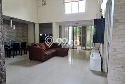 SIAP HUNI! Rumah Strategis di Graha Padma, LT 200m² LB 150m² SIAP HUNI! Rumah Strategis di Graha Padma, LT 200m² LB 150m²