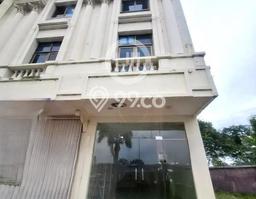 Ruko Disewa di Bekasi dengan LB 196m2 Area Komersial Ramai Ruko Disewa di Bekasi dengan LB 196m2 Area Komersial Ramai
