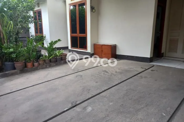 Rumah Modern 5 Kamar LT 240m2 di Taman Kopo Indah Rumah Modern 5 Kamar LT 240m2 di Taman Kopo Indah