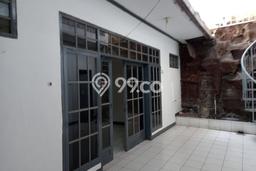 Rumah Modern 4 KT LT 210m2 di Taman Kopo Indah Rumah Modern 4 KT LT 210m2 di Taman Kopo Indah