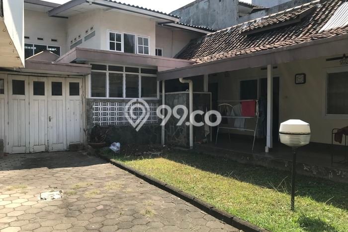 Rumah Bagus di Sayap Dago, Bandung, Luas Tanah 800m², LB 400m² Rumah Bagus di Sayap Dago, Bandung, Luas Tanah 800m², LB 400m²