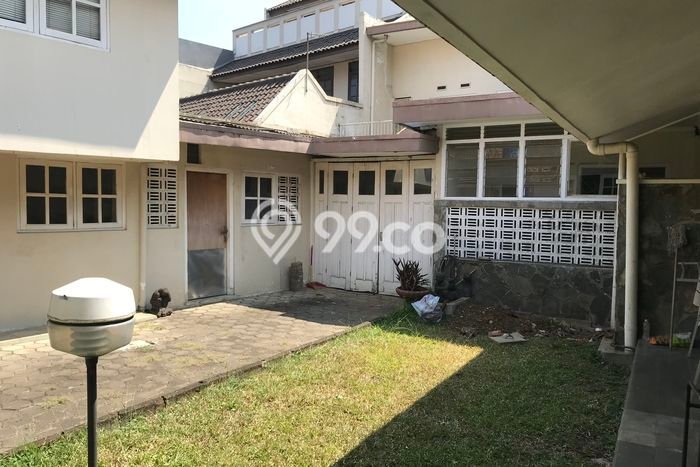 Rumah Bagus di Sayap Dago, Bandung, Luas Tanah 800m², LB 400m² Rumah Bagus di Sayap Dago, Bandung, Luas Tanah 800m², LB 400m²