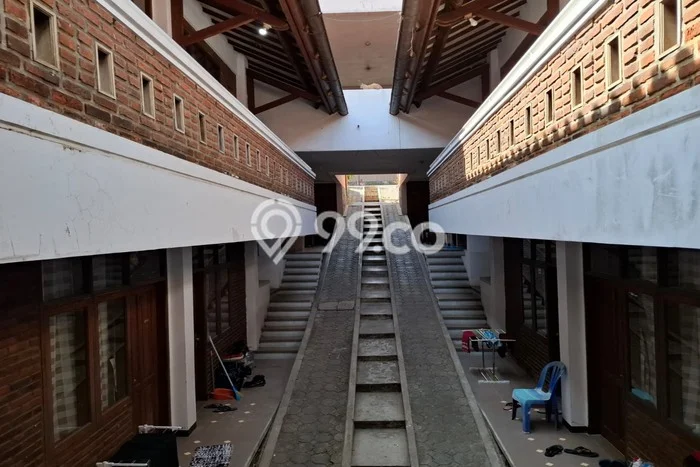 Siap Huni Rumah Mewah 42 Kamar di Jatinangor Dekat ke Mana Saja Siap Huni Rumah Mewah 42 Kamar di Jatinangor Dekat ke Mana Saja