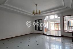 Rumah Mewah LB 825m2 Siap Huni Desain Elegan di Holis Cigondewah, Bandung Rumah Mewah LB 825m2 Siap Huni Desain Elegan di Holis Cigondewah, Bandung
