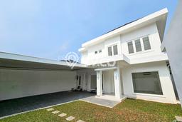 Rumah Strategis dengan 4 Kamar Tidur dan 4 Kamar Mandi di Kawasan Pejaten, Jakarta Selatan Rumah Strategis dengan 4 Kamar Tidur dan 4 Kamar Mandi di Kawasan Pejaten, Jakarta Selatan