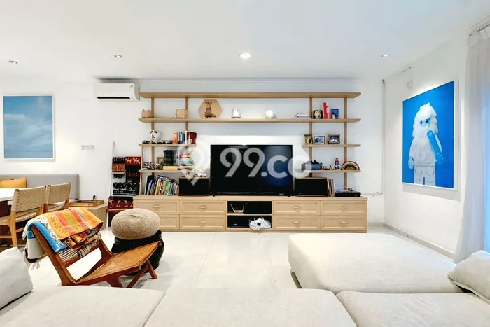 Dijual Rumah Luas Elegan Dengan View Cantik di Senopati, Jakarta Selatan Dijual Rumah Luas Elegan Dengan View Cantik di Senopati, Jakarta Selatan