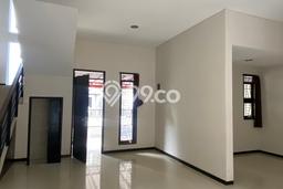 Jual Rumah Eksklusif 3 KT di Buah Batu, Bandung Jual Rumah Eksklusif 3 KT di Buah Batu, Bandung
