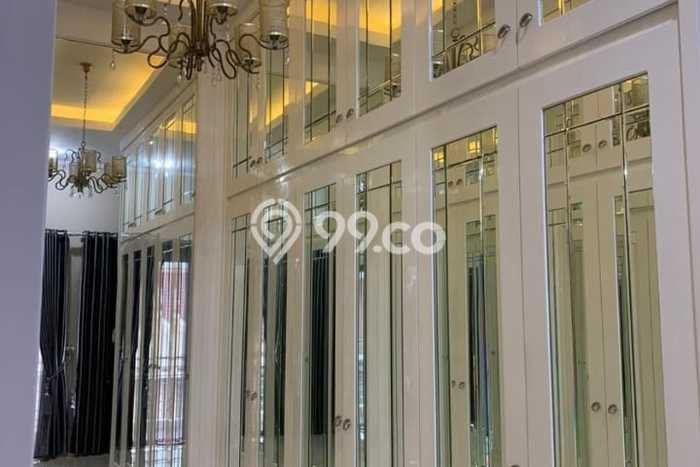 Rumah Mewah LB 450m2 Siap Pakai Desain Elegan di Kalideres, Jakarta Barat Rumah Mewah LB 450m2 Siap Pakai Desain Elegan di Kalideres, Jakarta Barat
