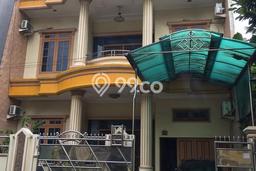Hunian Mewah LB 200m2 Siap Pakai Desain Elegan di Taman Palem, Jakarta Barat Hunian Mewah LB 200m2 Siap Pakai Desain Elegan di Taman Palem, Jakarta Barat