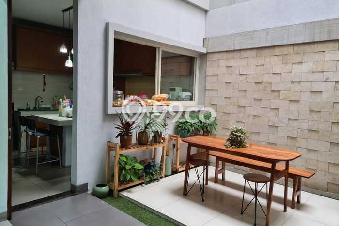Ready to Use! Luxury House LT 197m2 Desain Modern di Cimahi Ready to Use! Luxury House LT 197m2 Desain Modern di Cimahi