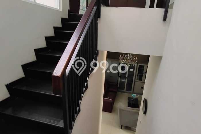 Rumah Strategis Modern Lb 180m2 di Sukasari, Bandung Rumah Strategis Modern Lb 180m2 di Sukasari, Bandung