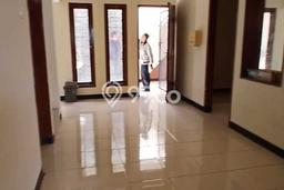 Sewa cepat rumah minimalis strategis 4 Kamar di Batununggal, Bandung Sewa cepat rumah minimalis strategis 4 Kamar di Batununggal, Bandung