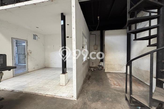 Unit Gudang Dijual di Sidoarjo Sidoarjo Luas Tanah 384m2, Luas Bangunan 360m2 Unit Gudang Dijual di Sidoarjo Sidoarjo Luas Tanah 384m2, Luas Bangunan 360m2