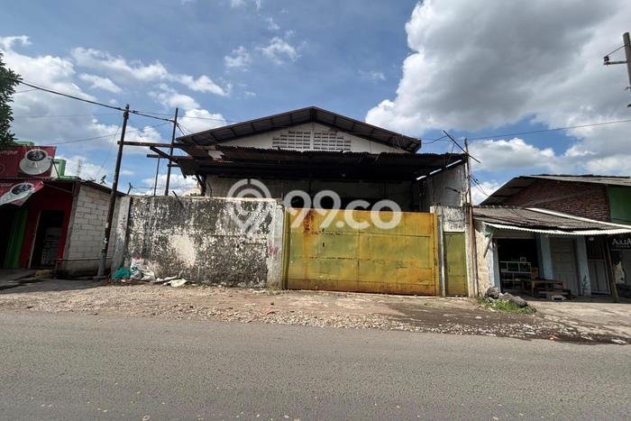Unit Gudang Dijual di Gedangan Sidoarjo Luas Bangunan 450m2 Unit Gudang Dijual di Gedangan Sidoarjo Luas Bangunan 450m2