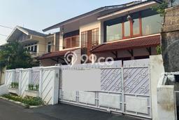 Ready to Use! Luxury House LT 266m2 Desain Elegan di Terogong Ready to Use! Luxury House LT 266m2 Desain Elegan di Terogong