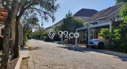 Jual Segera Rumah LB 215m² di Lokasi Strategis, Solo Jual Segera Rumah LB 215m² di Lokasi Strategis, Solo