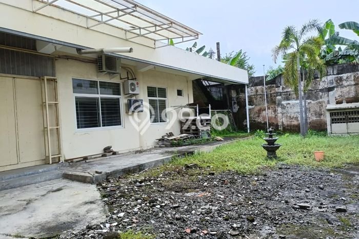 Gudang disewakan di Laweyan Solo dengan luas bangunan 400m2 Gudang disewakan di Laweyan Solo dengan luas bangunan 400m2