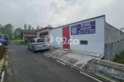 Hunian Cantik Modern Lb 300m2 di Tawangmangu, Karanganyar Hunian Cantik Modern Lb 300m2 di Tawangmangu, Karanganyar