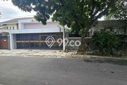 Rumah Asri area Laweyan, 4 KT, LT 221m² LB 250m² Rumah Asri area Laweyan, 4 KT, LT 221m² LB 250m²