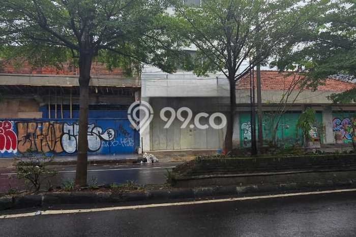 Disewakan Ruko komersial di Serengan luas bangunan 450m2 Disewakan Ruko komersial di Serengan luas bangunan 450m2