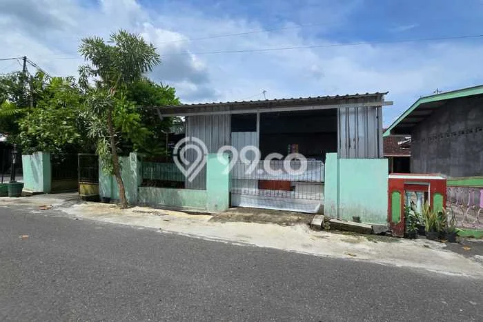 Tanah Dijual Lokasi Strategis di Surakarta dengan Luas 395m2 Tanah Dijual Lokasi Strategis di Surakarta dengan Luas 395m2