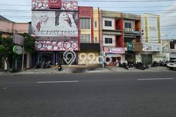 Ruko disewakan di Banjarsari Solo dengan luas bangunan 162m2 Ruko disewakan di Banjarsari Solo dengan luas bangunan 162m2