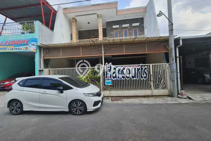 Hunian Cantik Modern Lb 300m2 di Kartasura, Sukoharjo Hunian Cantik Modern Lb 300m2 di Kartasura, Sukoharjo