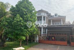 Jual Rumah Mewah Megah Dengan View Cantik di Kota Wisata, Jakarta Timur Jual Rumah Mewah Megah Dengan View Cantik di Kota Wisata, Jakarta Timur
