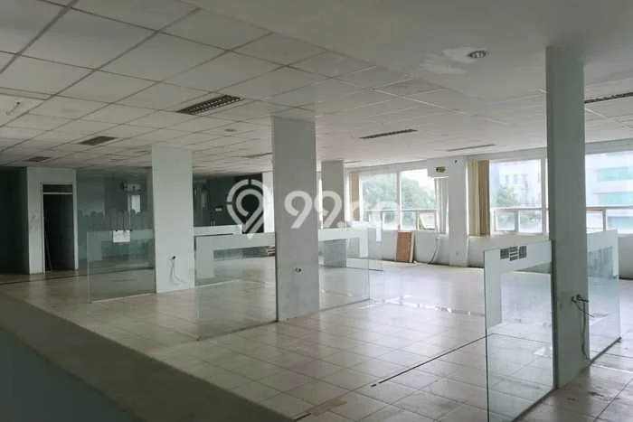 Disewakan Ruko di Tebet Jakarta Selatan LT 81m2, LB 450m2 Disewakan Ruko di Tebet Jakarta Selatan LT 81m2, LB 450m2