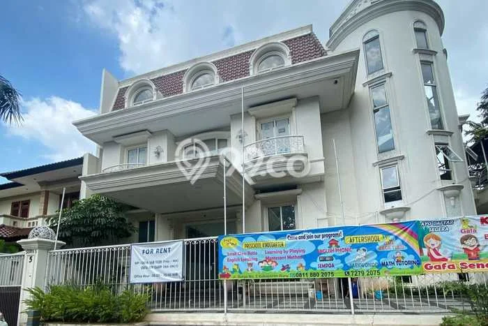 Unit Ruko Paling Strategis di Kebayoran Baru Jakarta Selatan dengan LB 320m2 Unit Ruko Paling Strategis di Kebayoran Baru Jakarta Selatan dengan LB 320m2